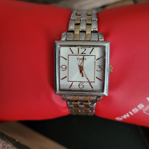 Timex Ladies watch - Picture 2 of 9